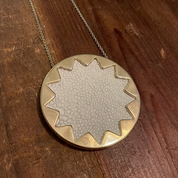 House of Harlow 1960 Sunburst Necklace - Picture 2 of 4